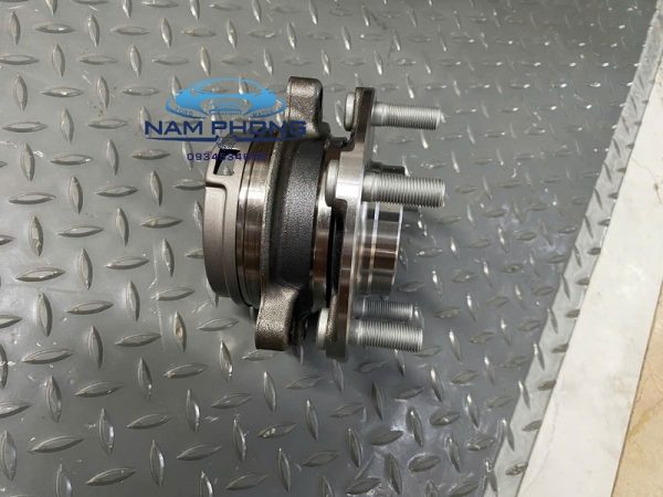 Bi bánh trước Nissan Teana