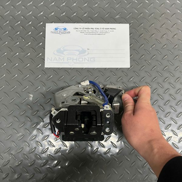 Ổ khoá ngậm cửa hậu Mazda CX5 2014 - 2020