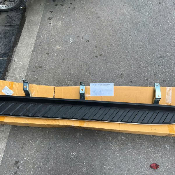 Bậc lên xuống RH Everest 2023 - 2025 ( Viền Bạc ) - N1VZ16450B